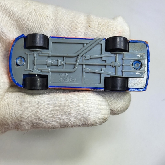 Nascar lot of 5 1:64 scale - Picture 6 of 14